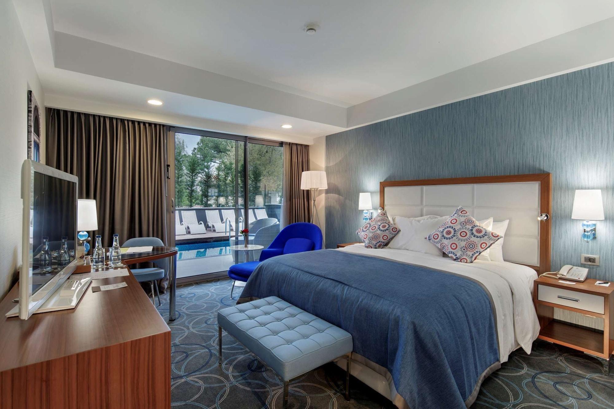 Doubletree By Hilton Kusadası Eksteriør bilde