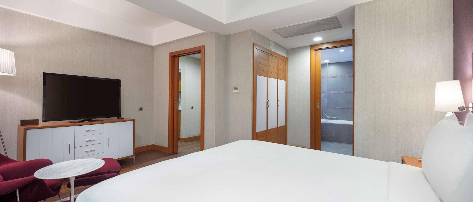 Doubletree By Hilton Kusadası Eksteriør bilde
