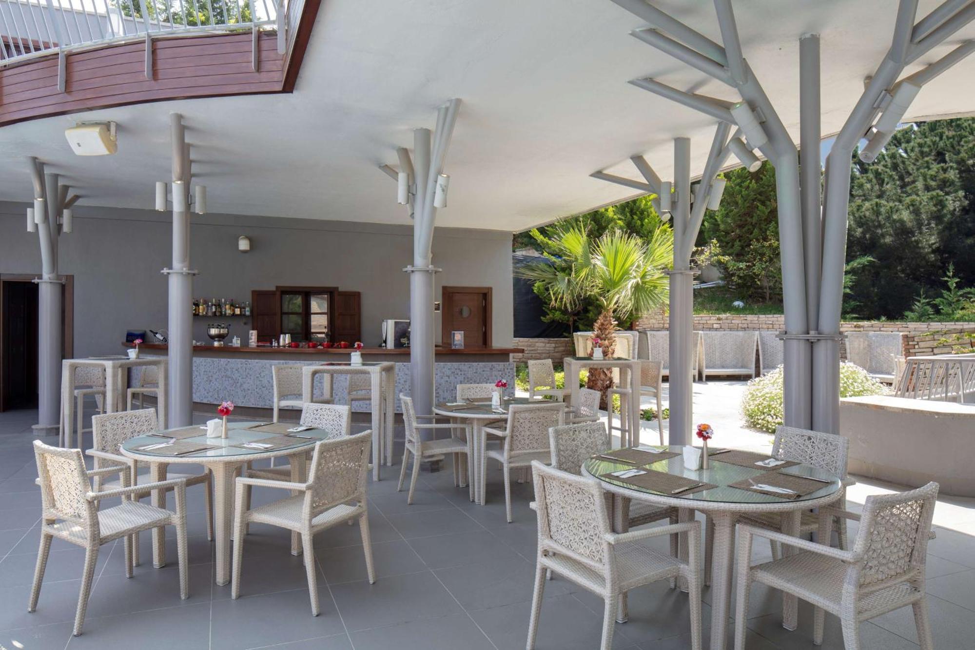 Doubletree By Hilton Kusadası Eksteriør bilde