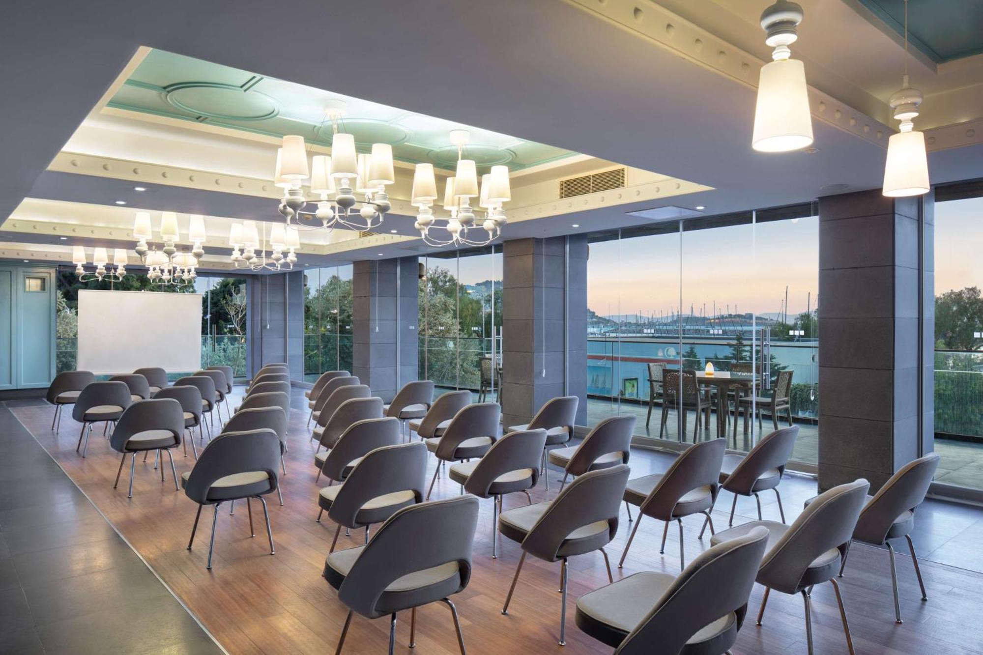 Doubletree By Hilton Kusadası Eksteriør bilde