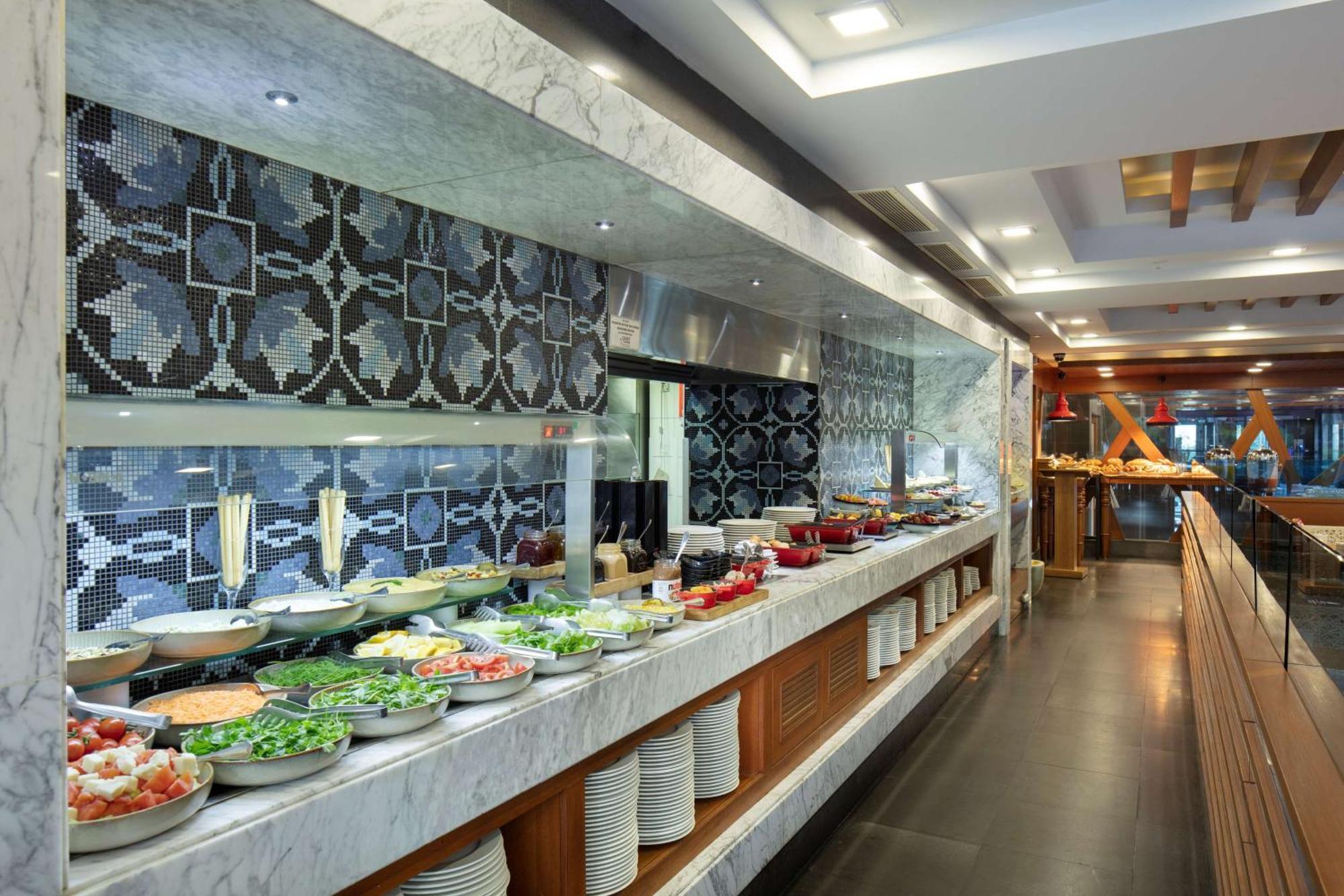 Doubletree By Hilton Kusadası Eksteriør bilde